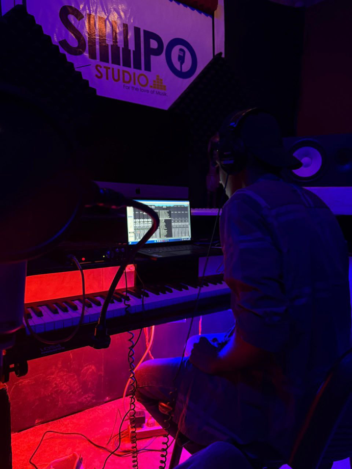 Osama in stu, with collar with simpo savior